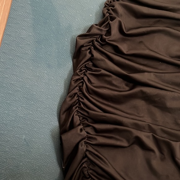 NORDSTROM black v-line runched dress - Picture 3 of 4